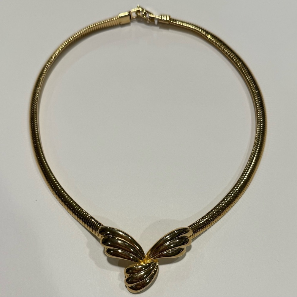 Vintage Napier Unsigned 1980’s Gold Tone Omega Collar